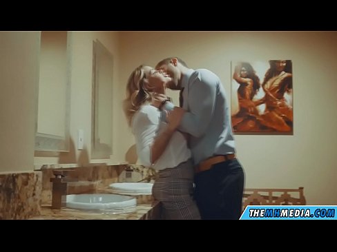 ❤️ Kad krūtiska blondīne pavedina tevi publiskā tualetē ❤❌ Domātais porno pie lv.epicpornvideos-com.ru